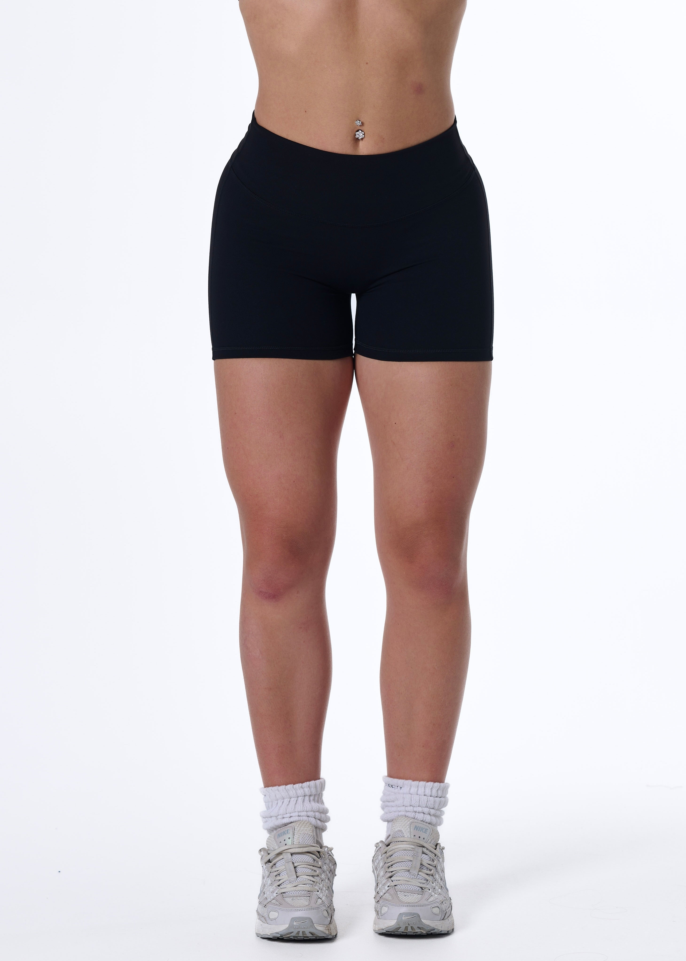 FORM SHORTS - BLACK