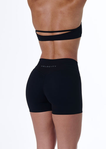 FORM SHORTS - BLACK