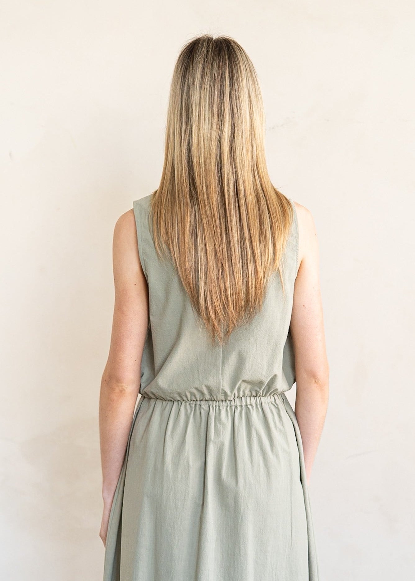 TANA TIE HEM TANK