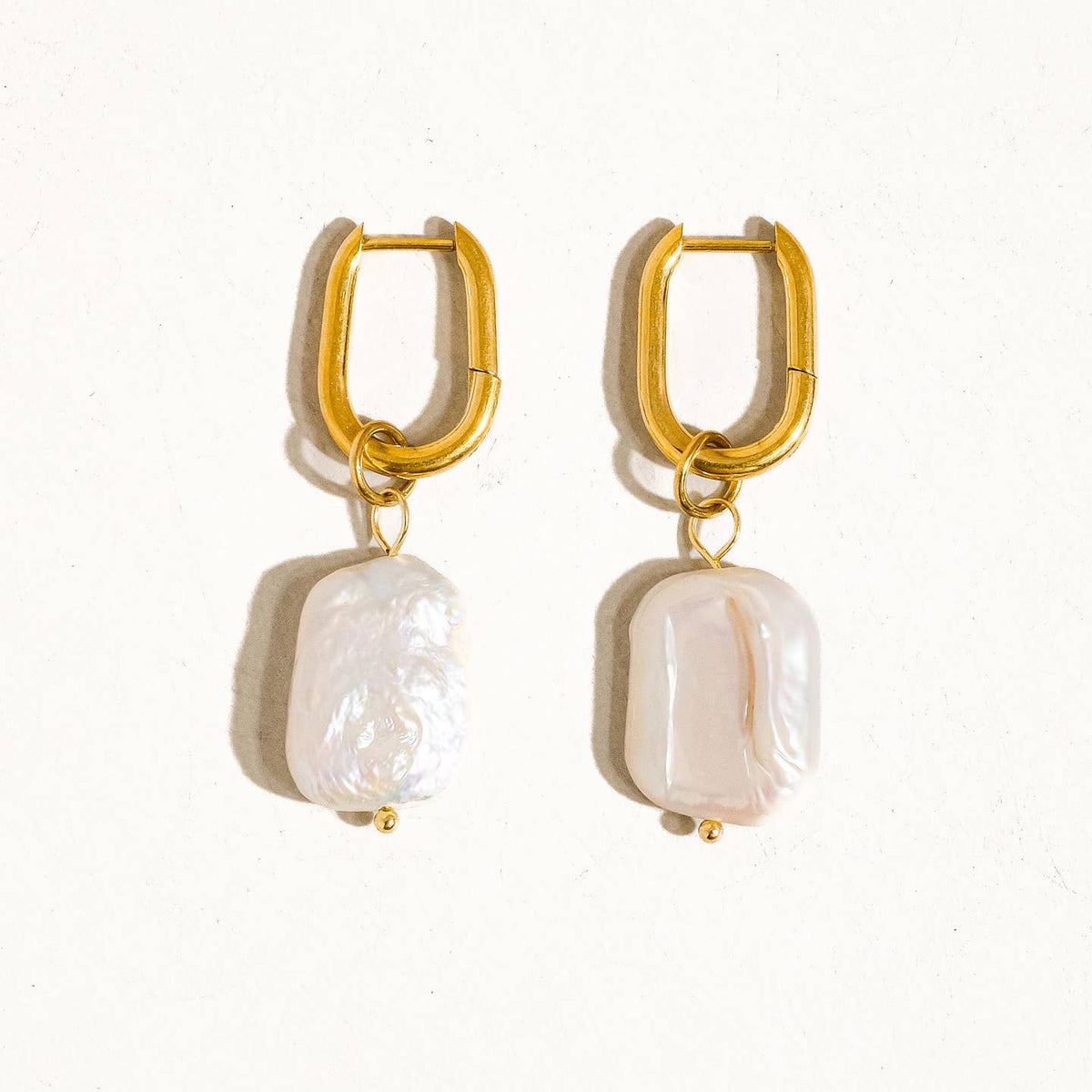 Zaina Classic Pearl Earring