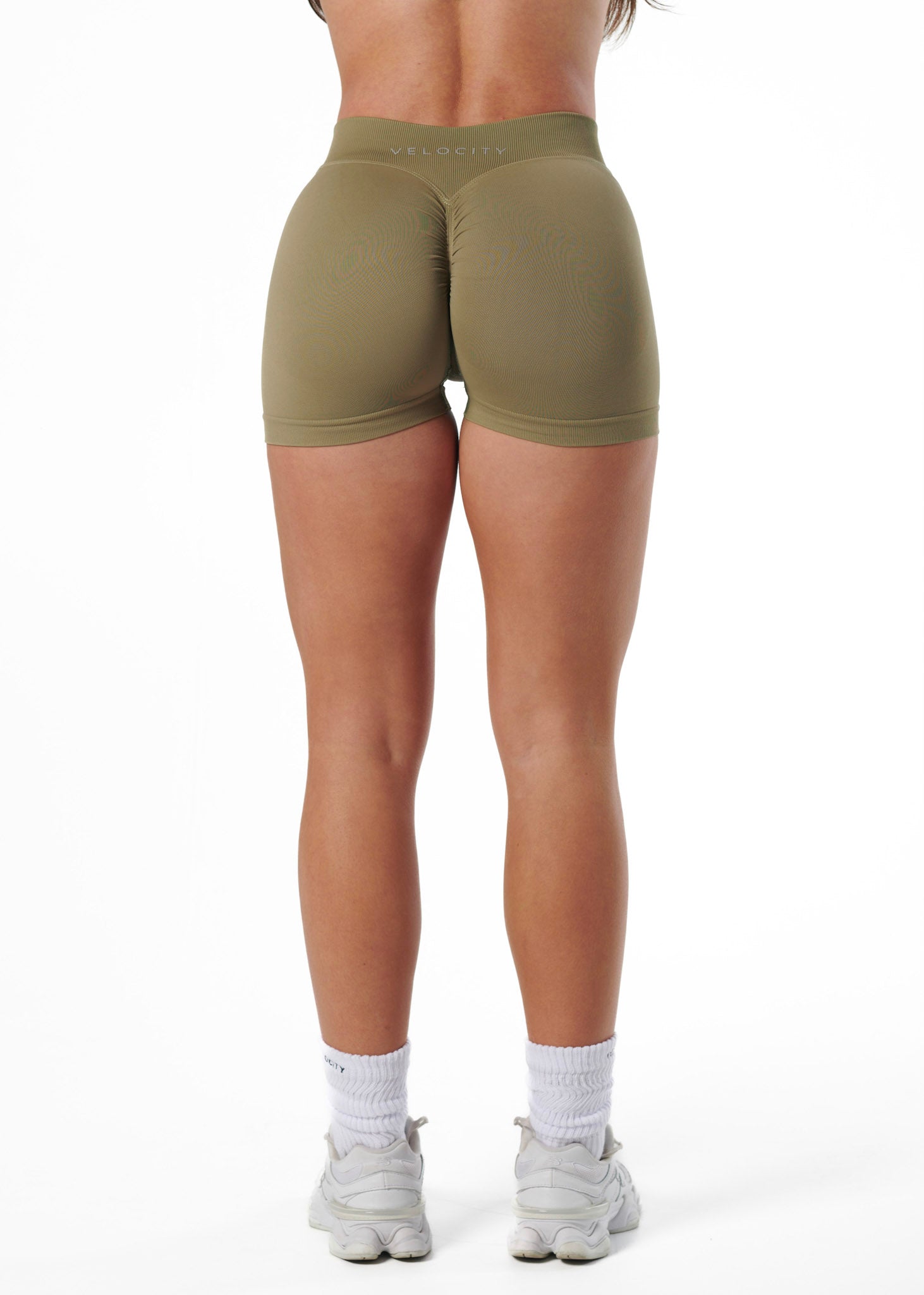SIGNATURE SCRUNCH SHORTS MINI - MATCHA