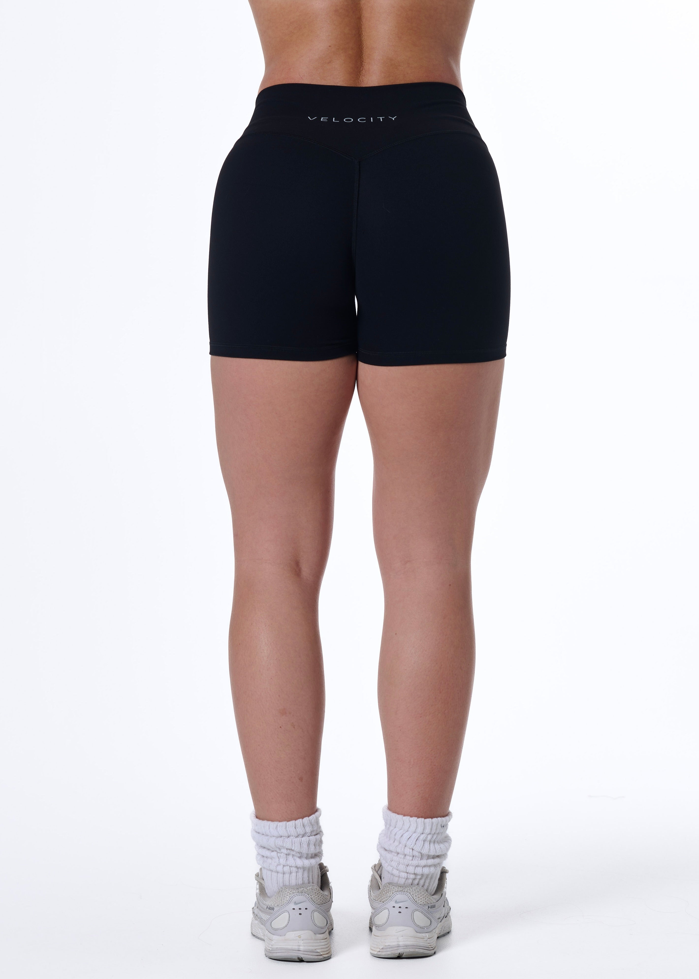 FORM SHORTS - BLACK