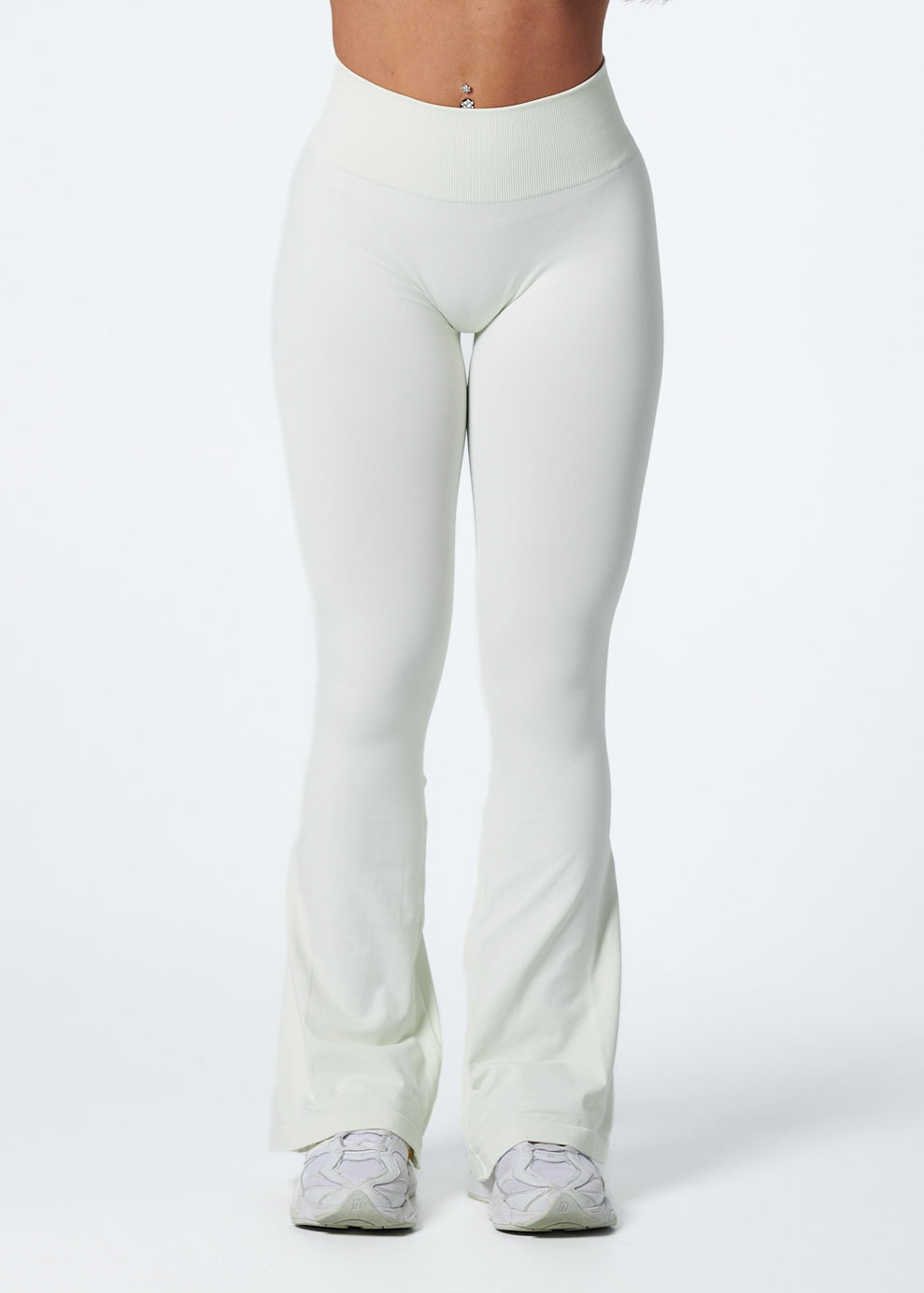 SIGNATURE SCRUNCH FLARES  - VANILLA