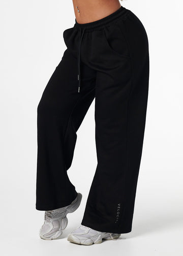 LOUNGE SWEATPANTS - BLACK