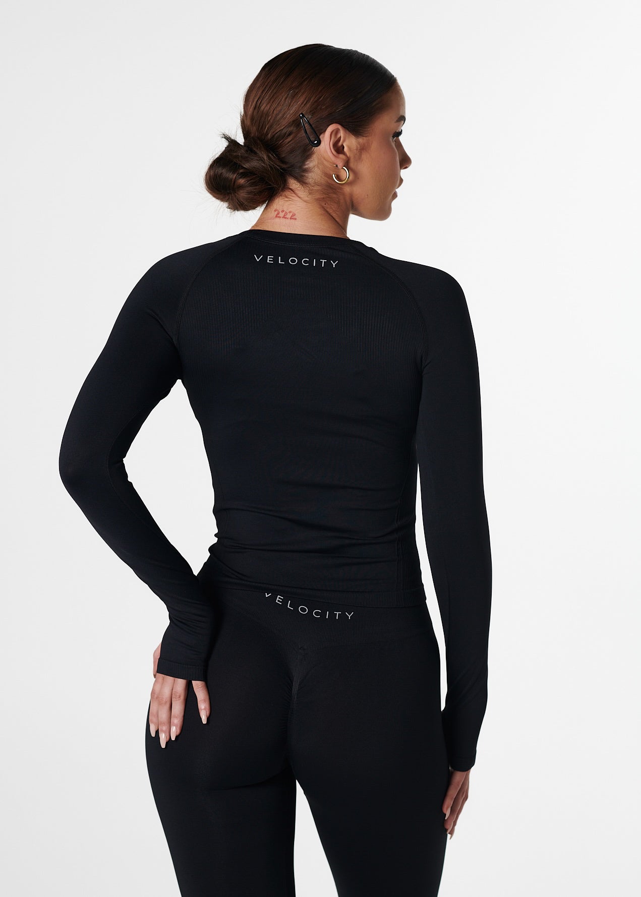SILHOUETTE FITTED LONG SLEEVE - BLACK