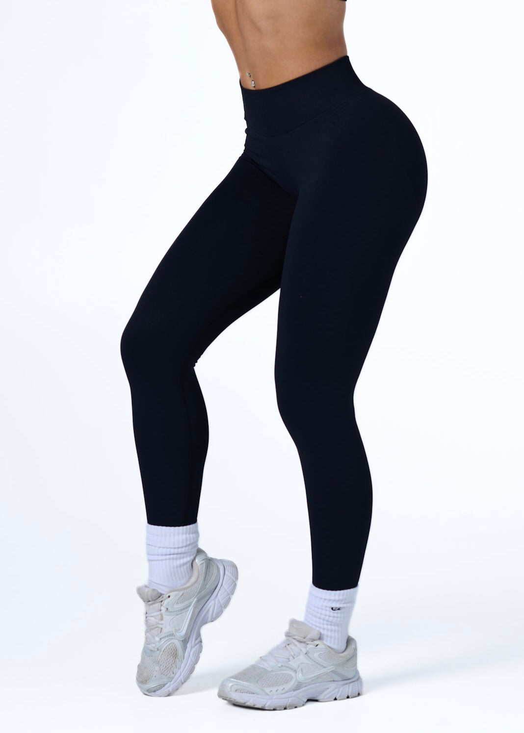 SIGNATURE INVISIBLE SCRUNCH LEGGINGS - LIQUORICE
