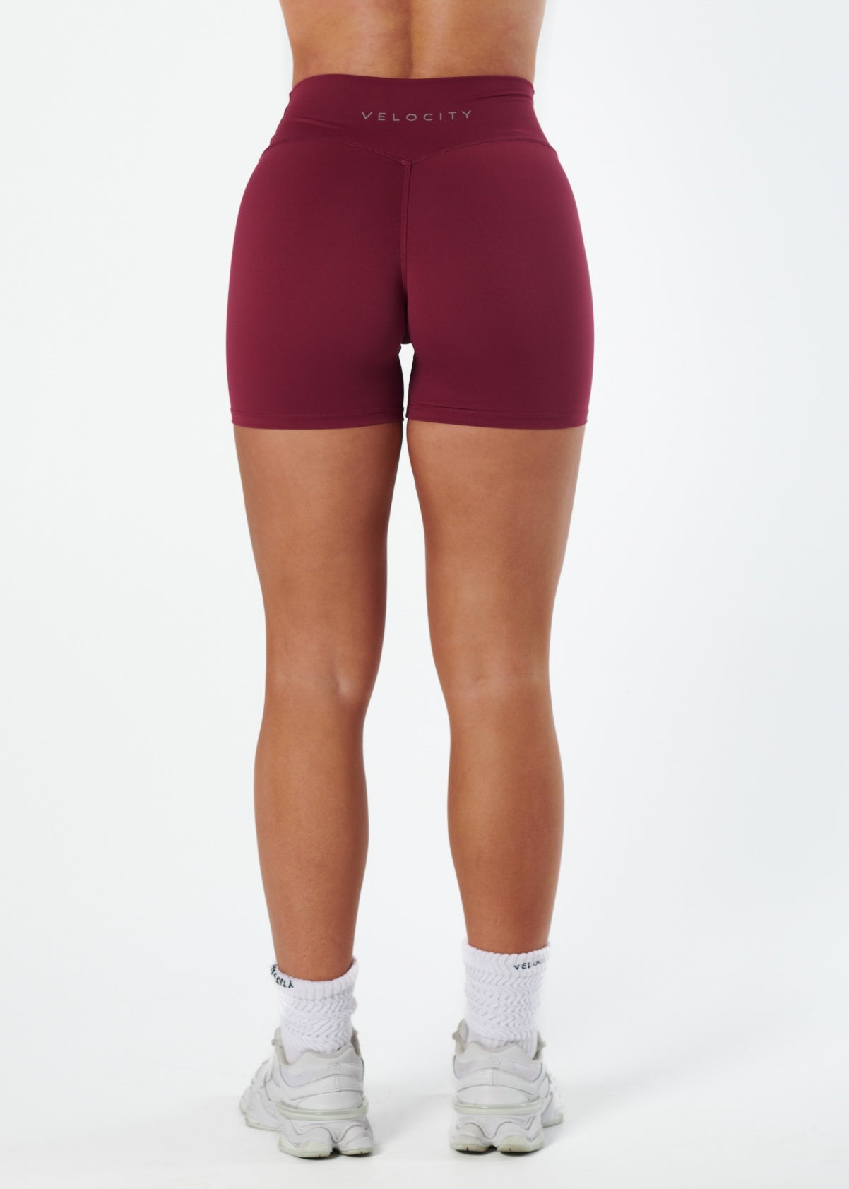 SERENE INVISIBLE SCRUNCH SHORTS - CRANBERRY