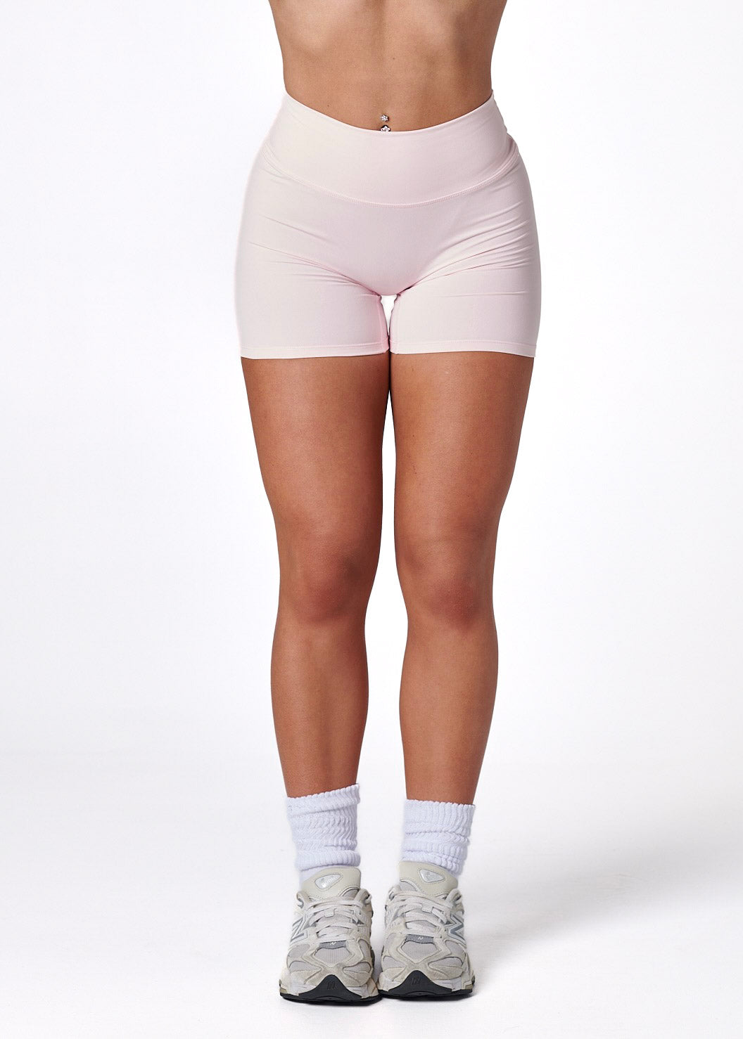 SERENE INVISIBLE SCRUNCH SHORTS - GUAVA