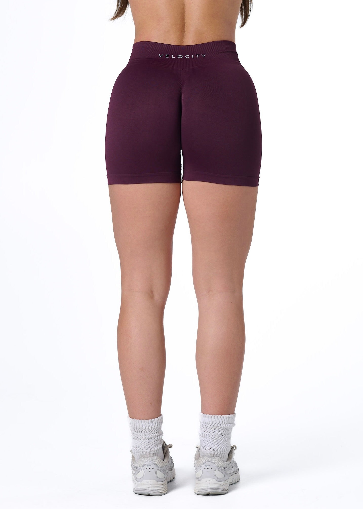 SILHOUETTE SCRUNCH SHORTS - PLUM