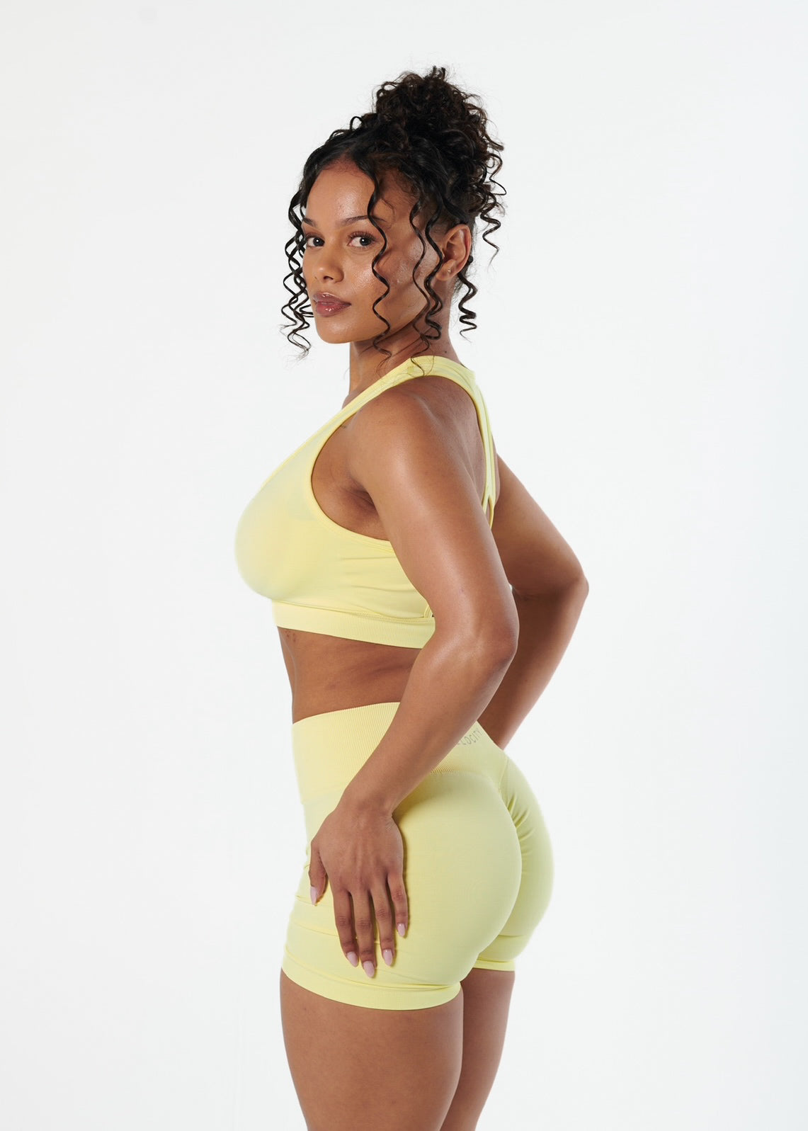 SIGNATURE SPORT BRA - LEMON SORBET