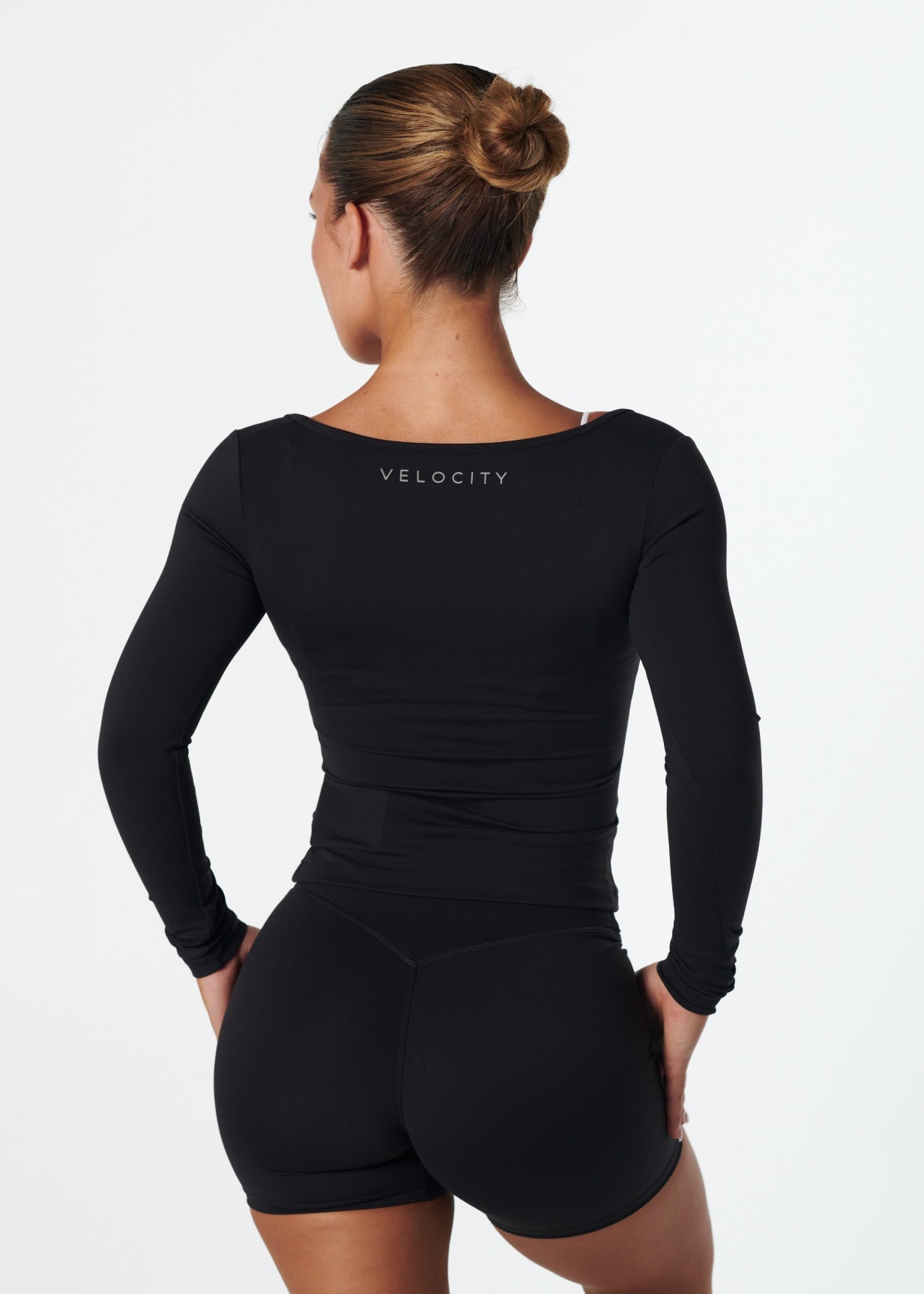 SERENE SCOOP LONG SLEEVE - BLACK