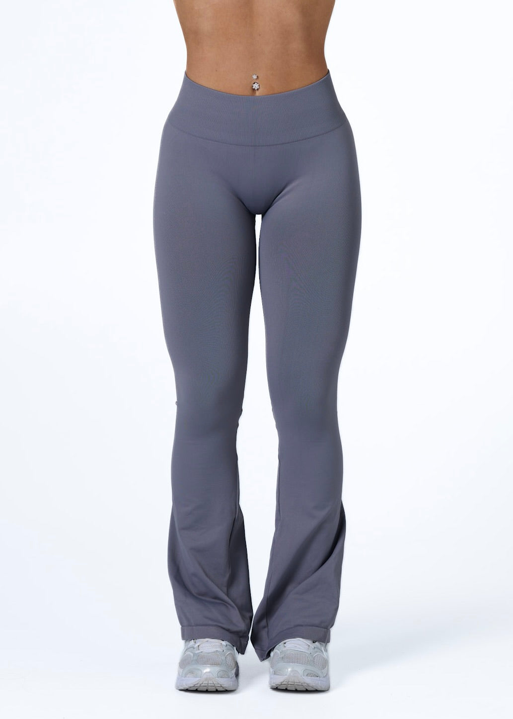SIGNATURE SCRUNCH FLARES REG - GREY