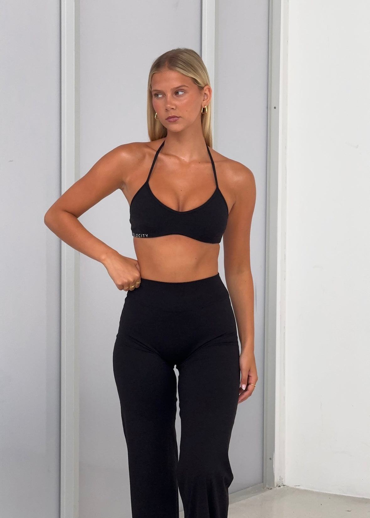 FORM HALTER BRA - BLACK