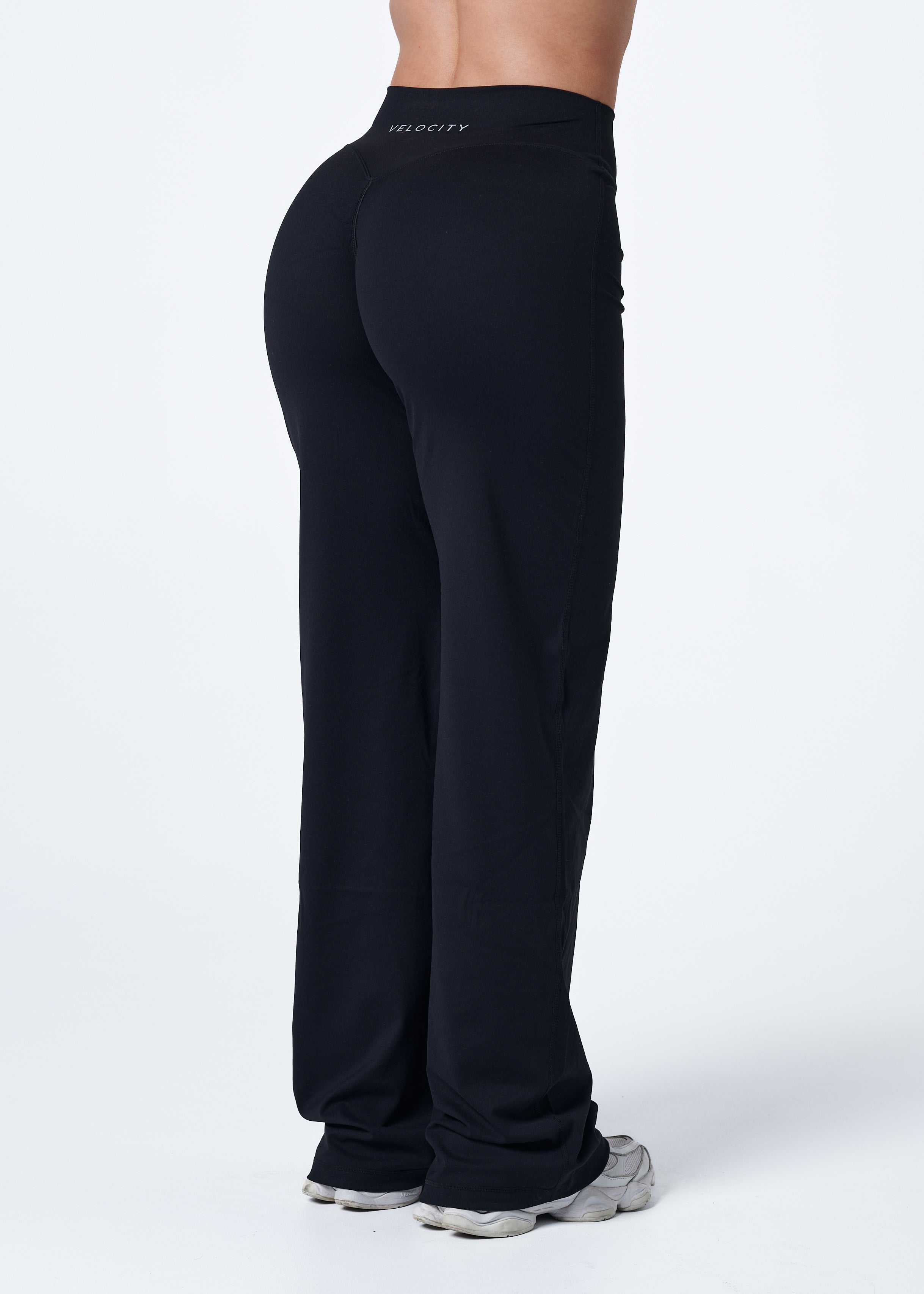 FORM STRAIGHT LEG PANTS - BLACK