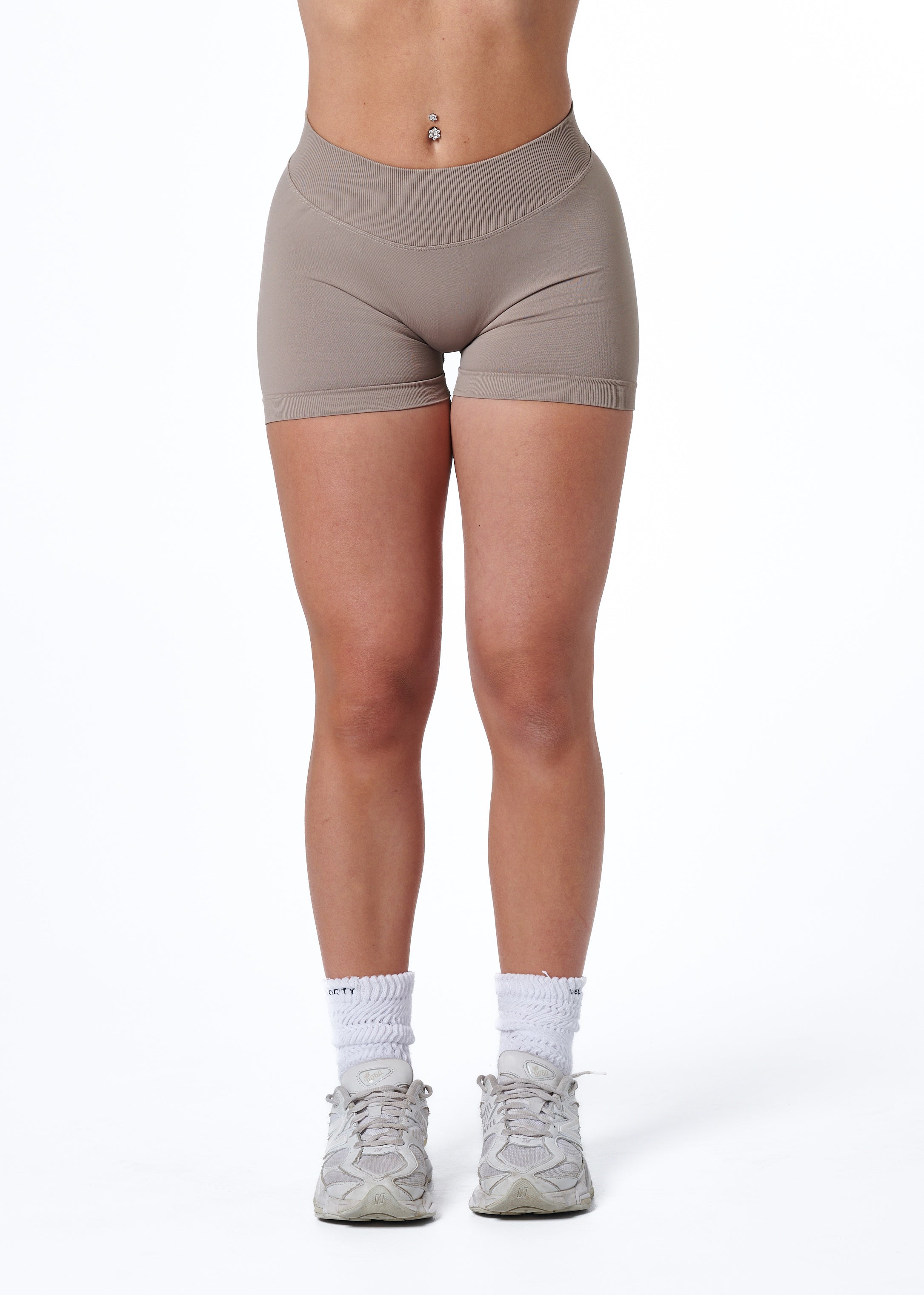 SIGNATURE SCRUNCH SHORTS MINI - OAT