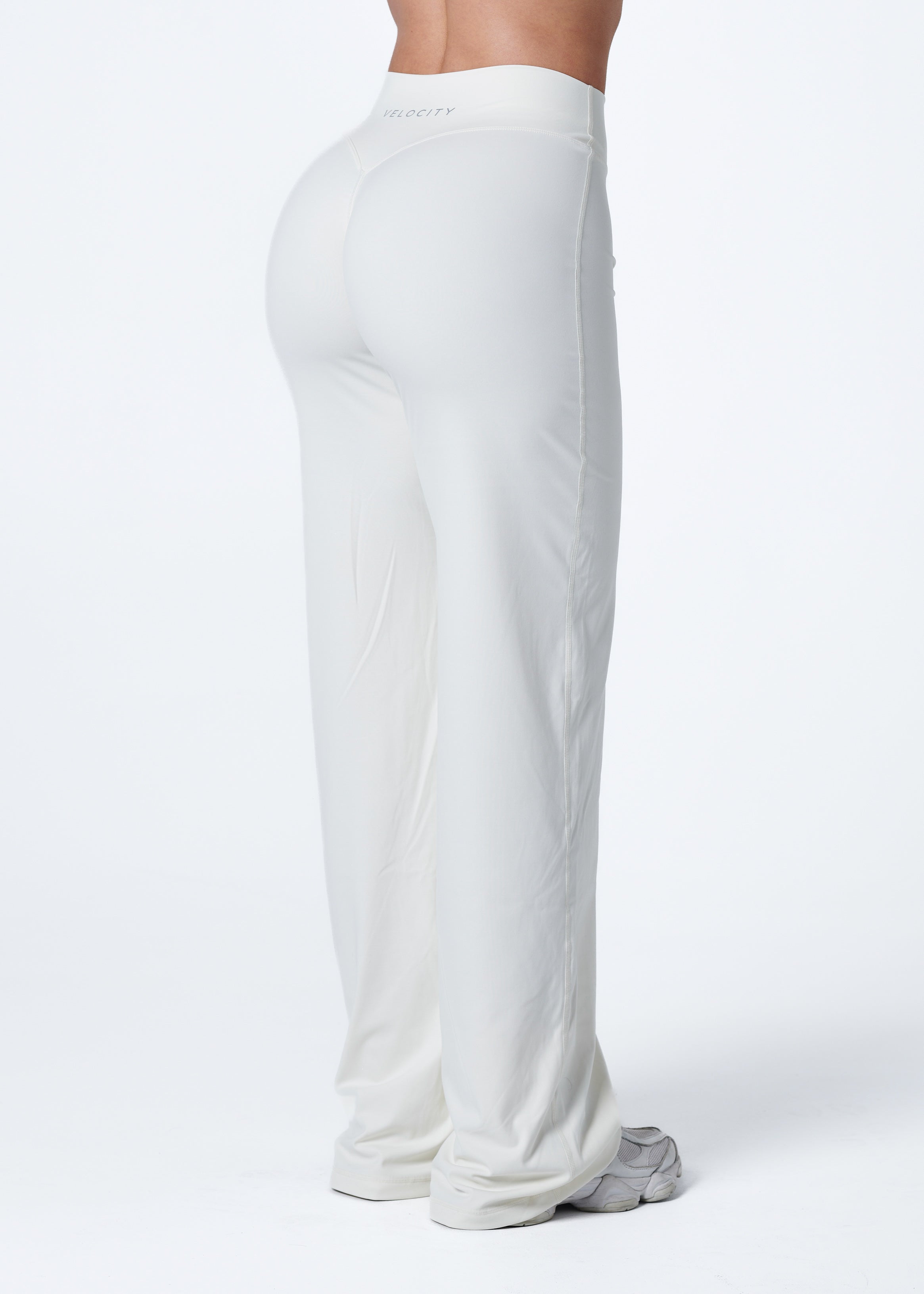 FORM STRAIGHT LEG PANTS - VANILLA