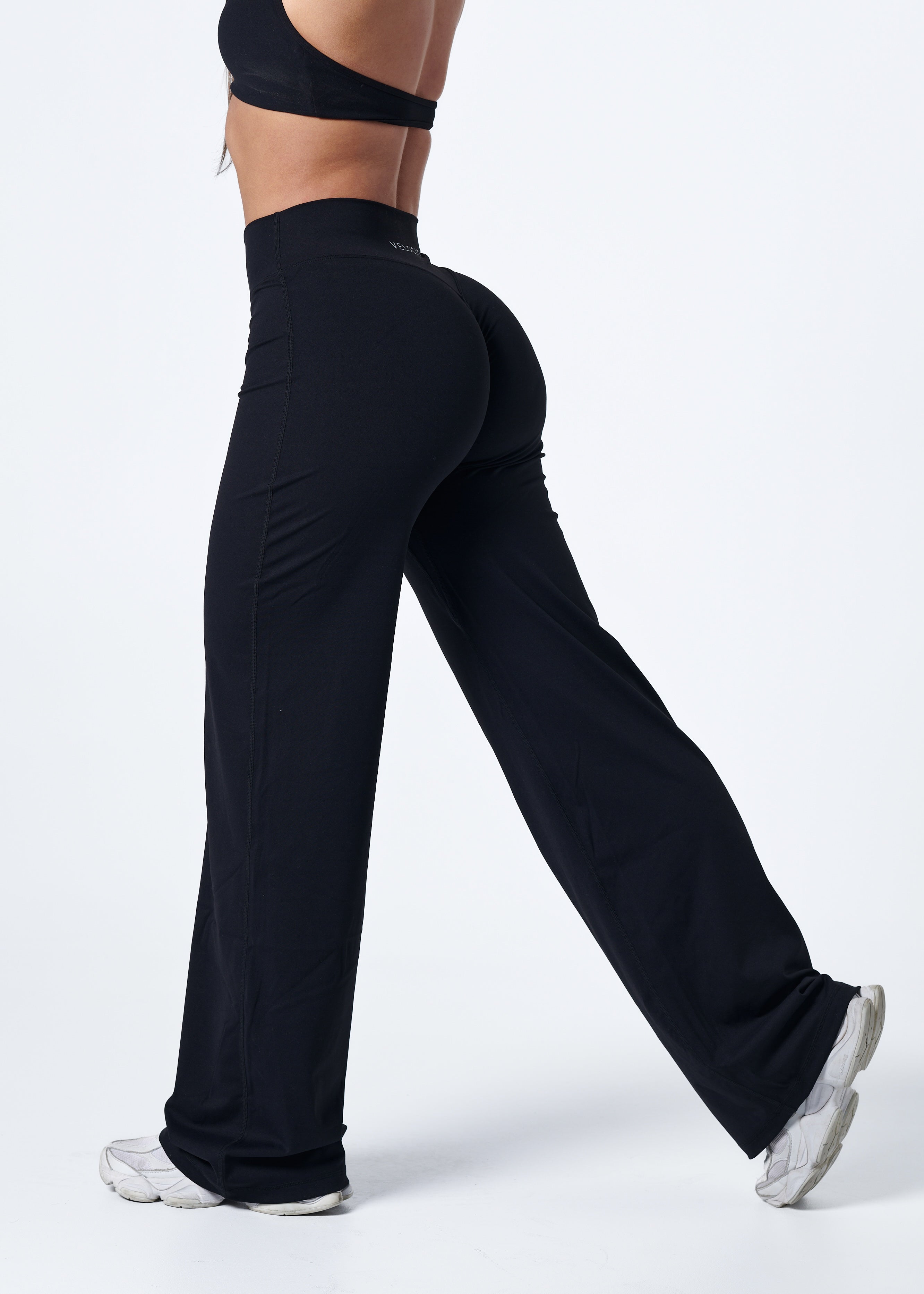 FORM STRAIGHT LEG PANTS - BLACK