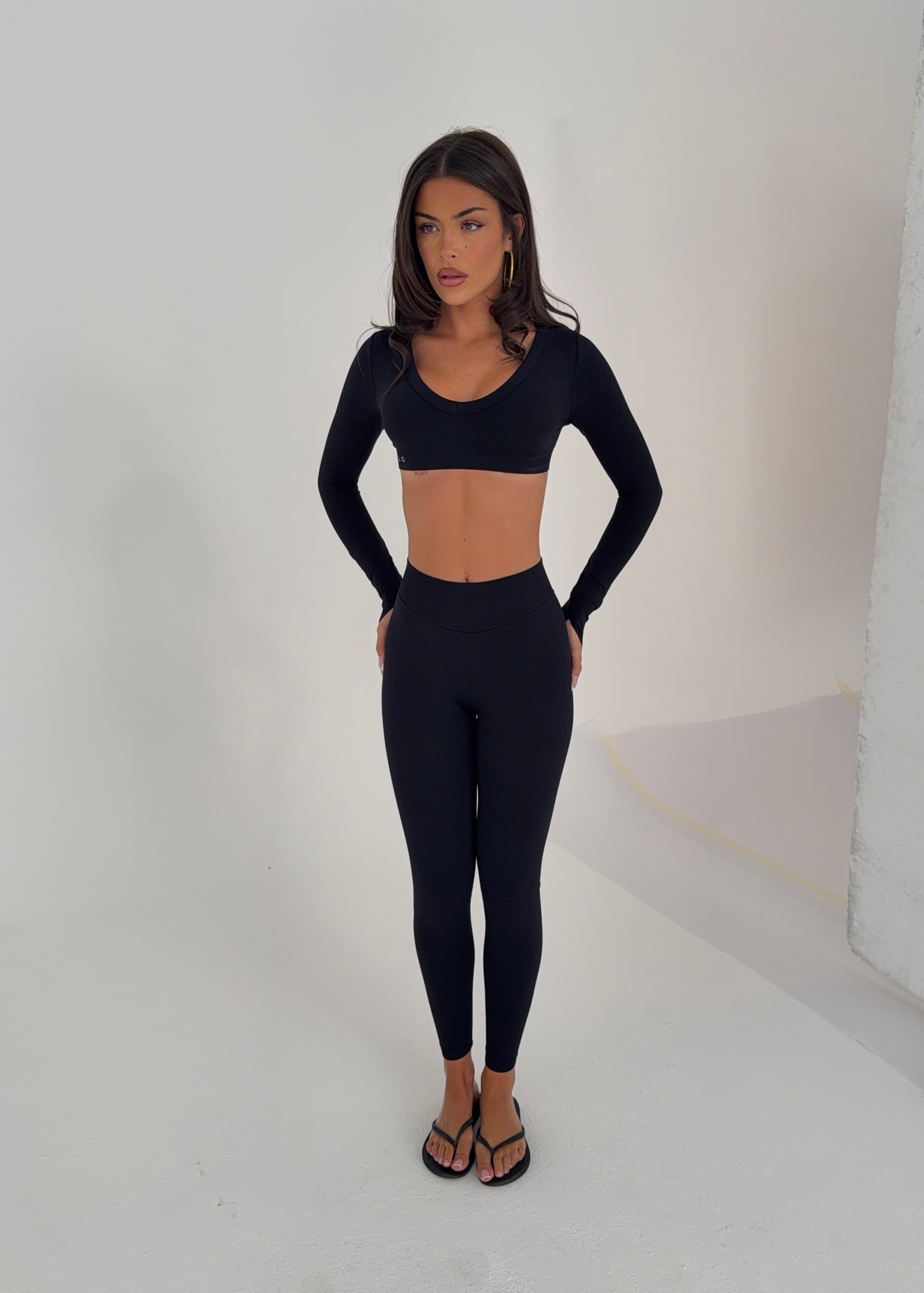 SIGNATURE CROP LONG SLEEVE - LIQUORICE