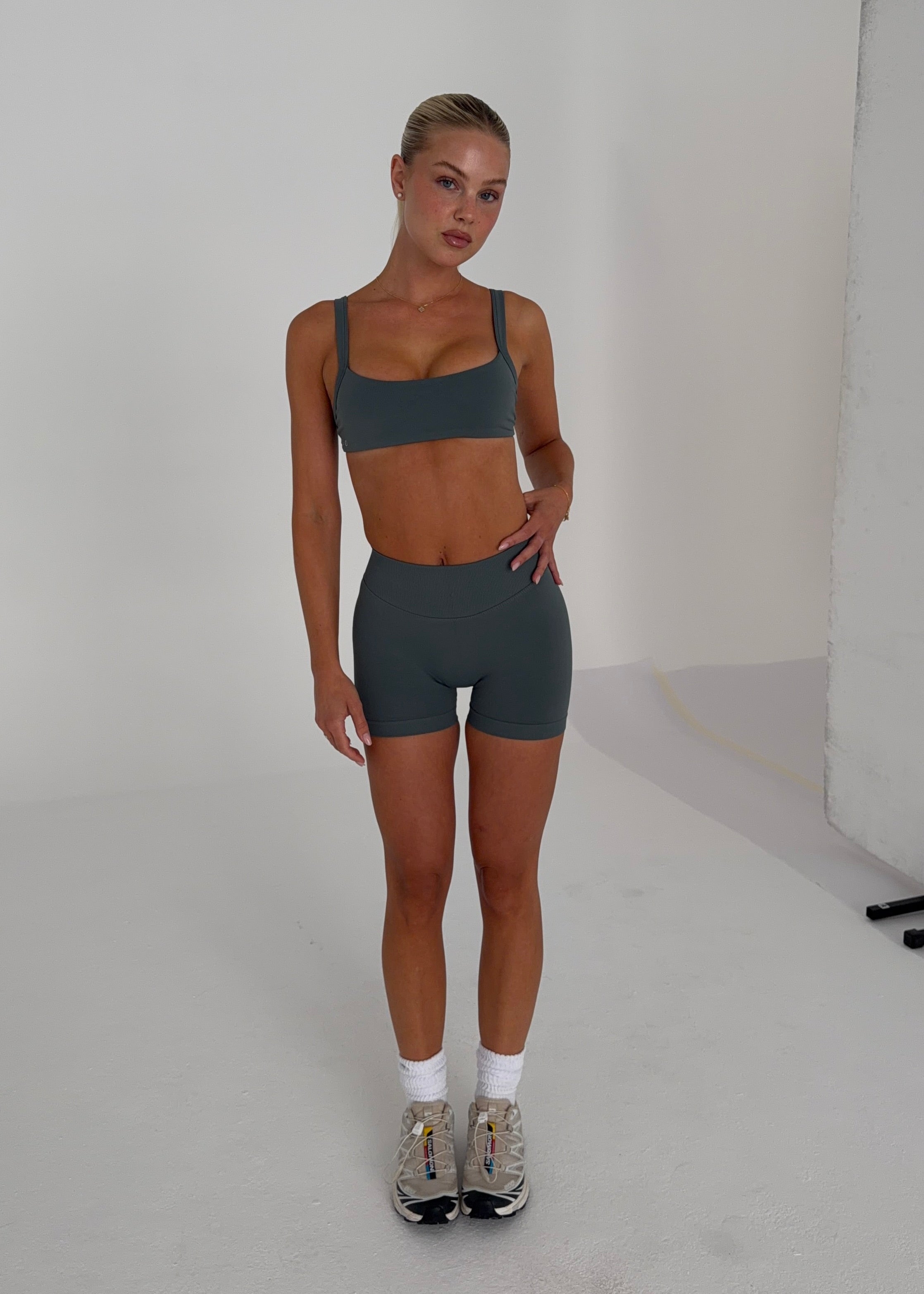 SIGNATURE STRAPPY BRA - PINE