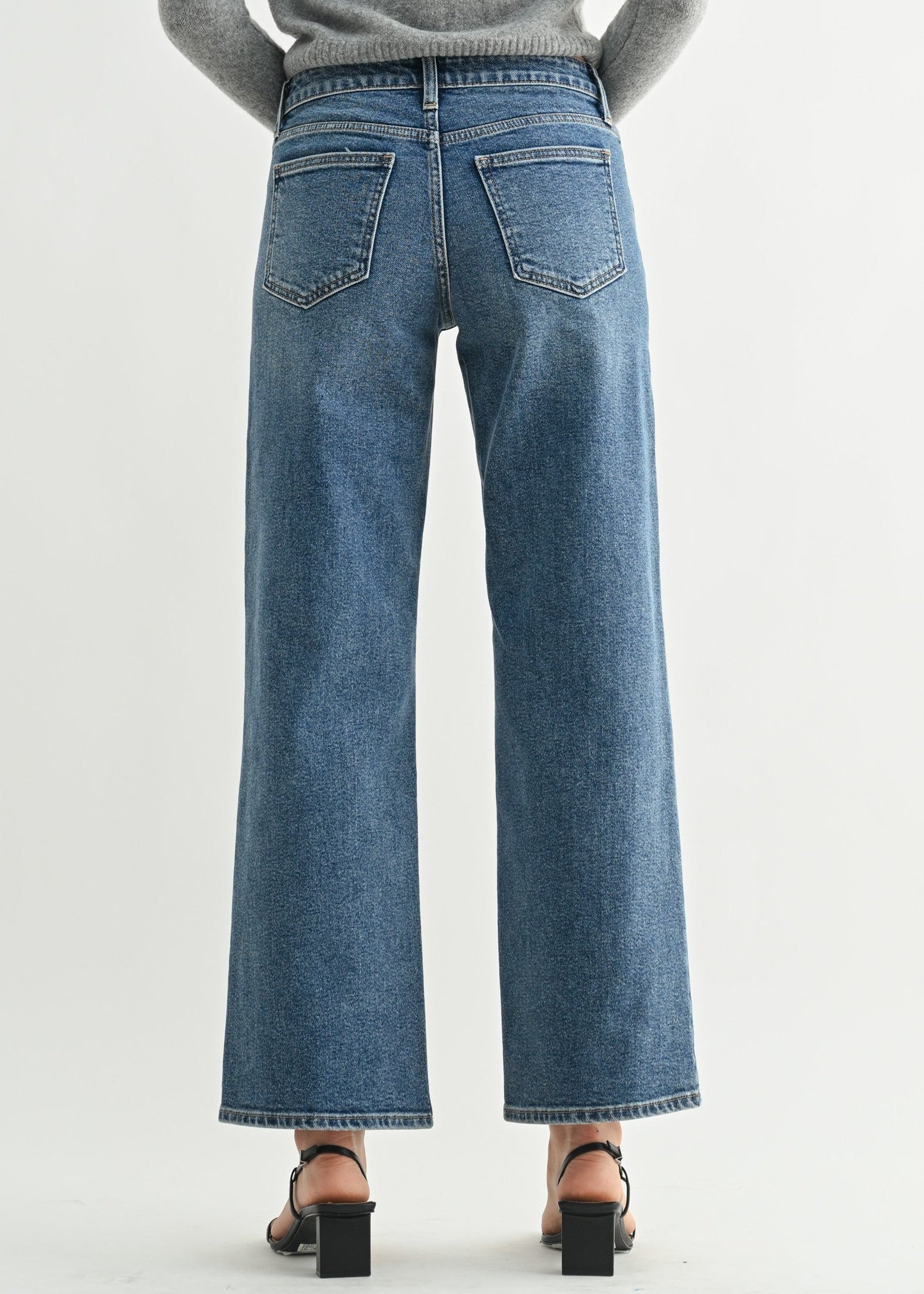 VICTORIA MID RISE JEANS