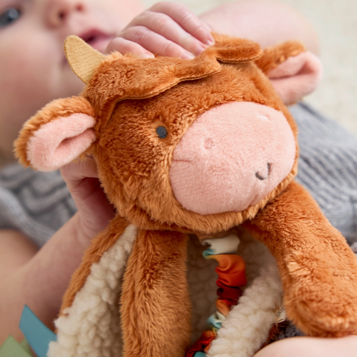 Itzy Friends Lovey? Plush Highland Cow