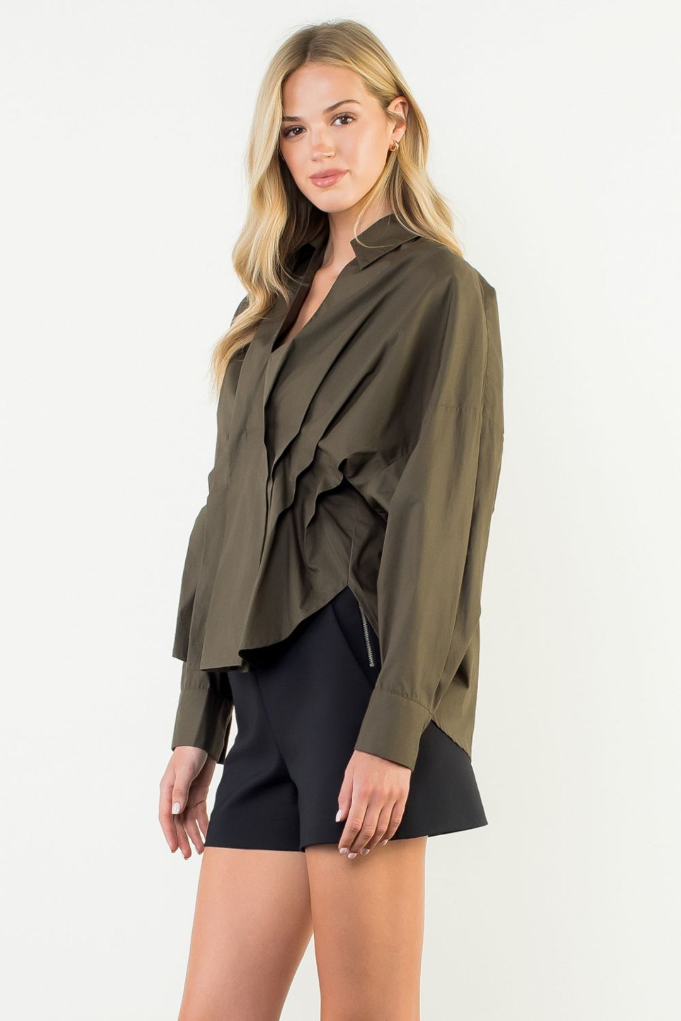 NOELLE COLLARED V-NECK TOP