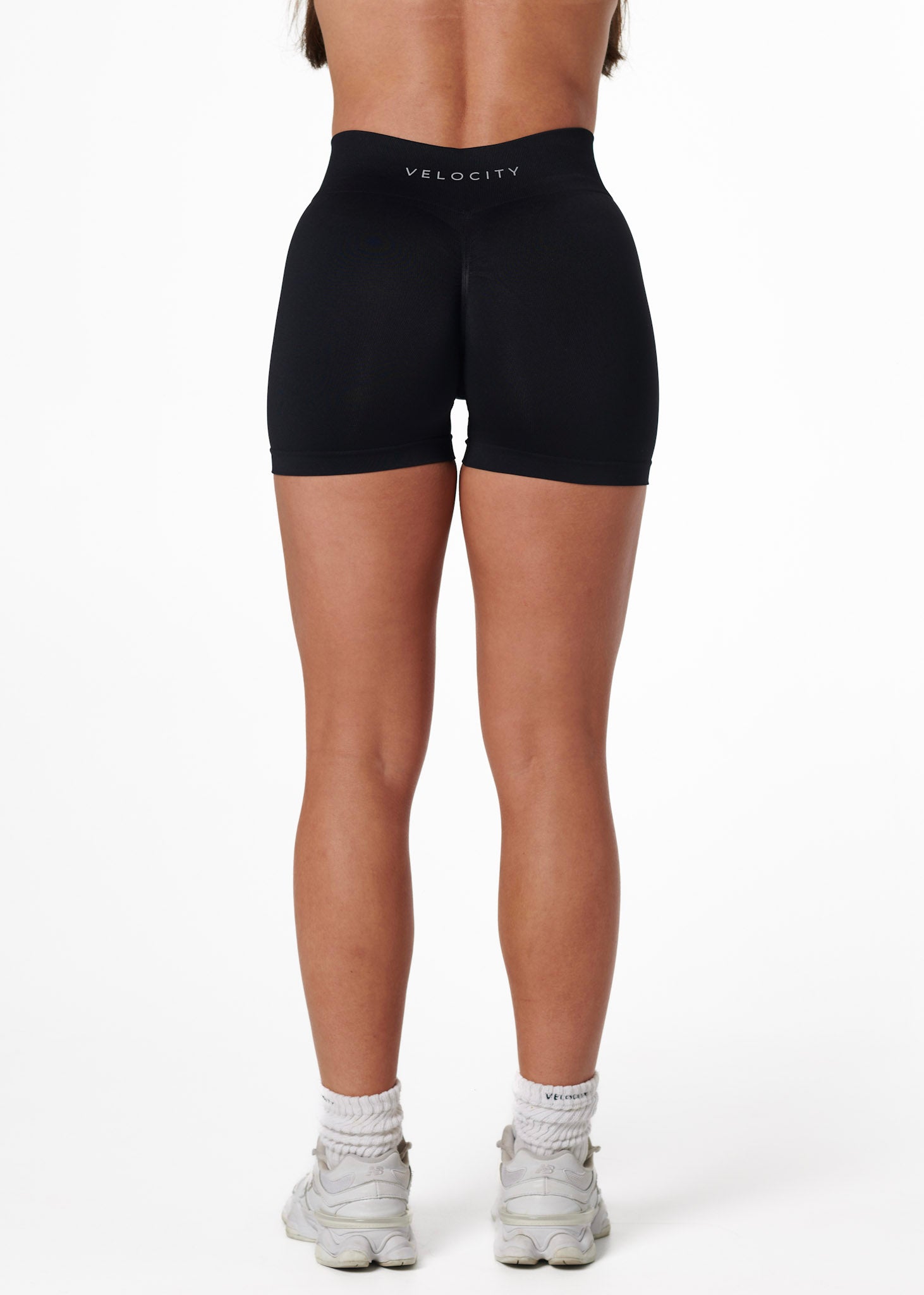 SILHOUETTE SCRUNCH SHORTS - BLACK