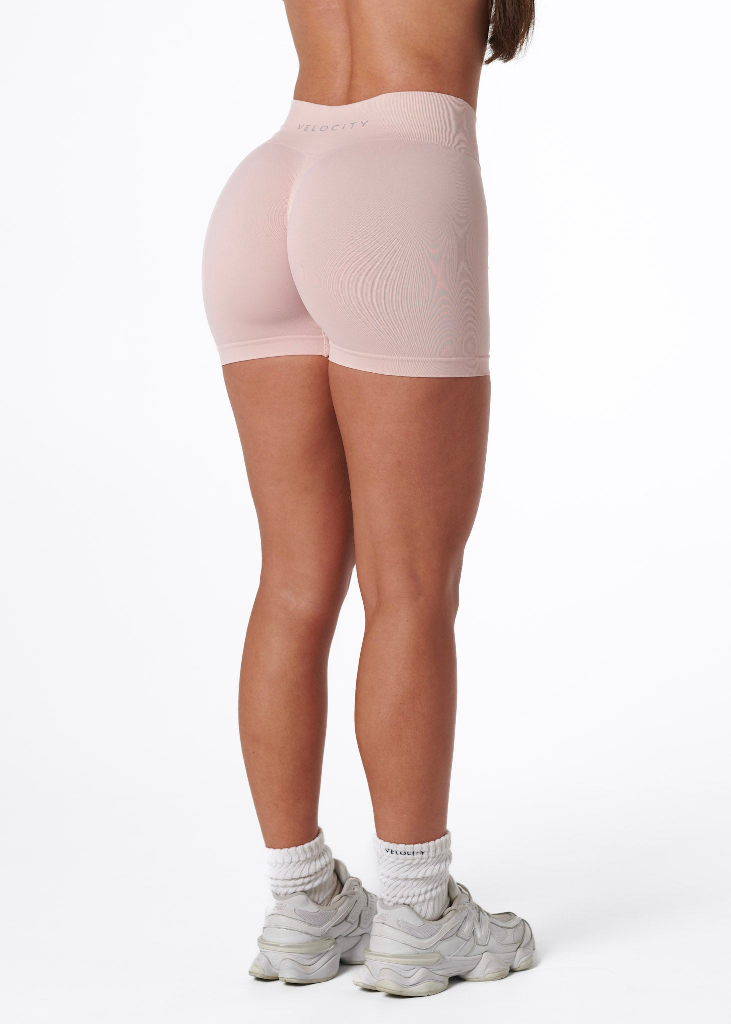 SILHOUETTE SCRUNCH SHORTS - BLUSH