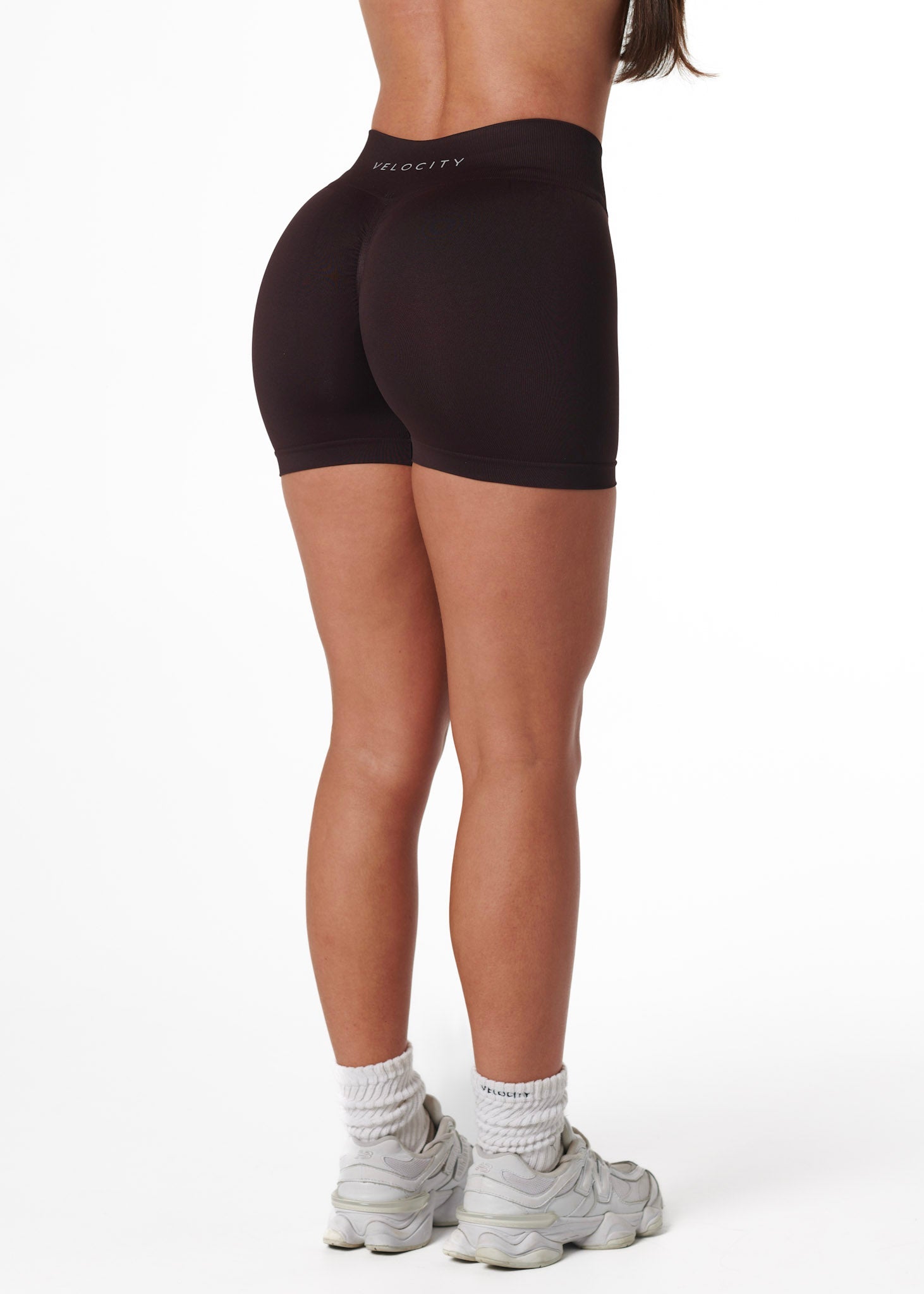 SILHOUETTE SCRUNCH SHORTS - ESPRESSO