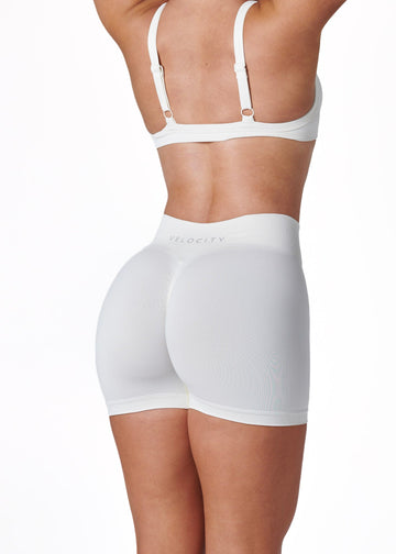SILHOUETTE SCRUNCH SHORTS - VANILLA