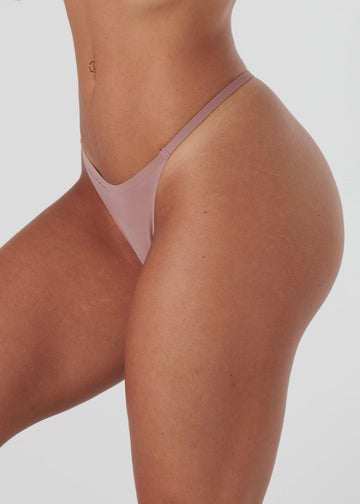 SEAMLESS VELOCITY THONG - MAUVE