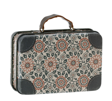 Small suitcase, Asta